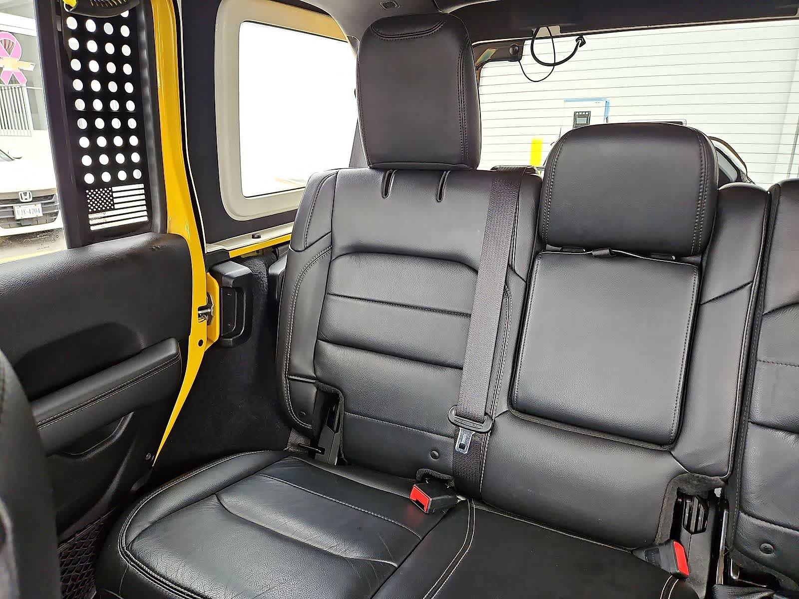 Used 2018 Jeep Wrangler Unlimited Sahara AWD/4WD image 13