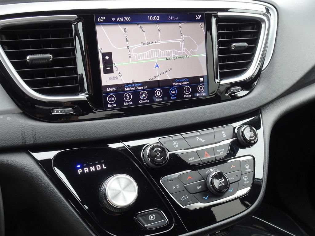 Used 2019 Chrysler Pacifica Touring Plus w/ S Appearance Package FWD image 17