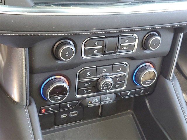 Used 2023 Chevrolet Suburban Z71 image 19