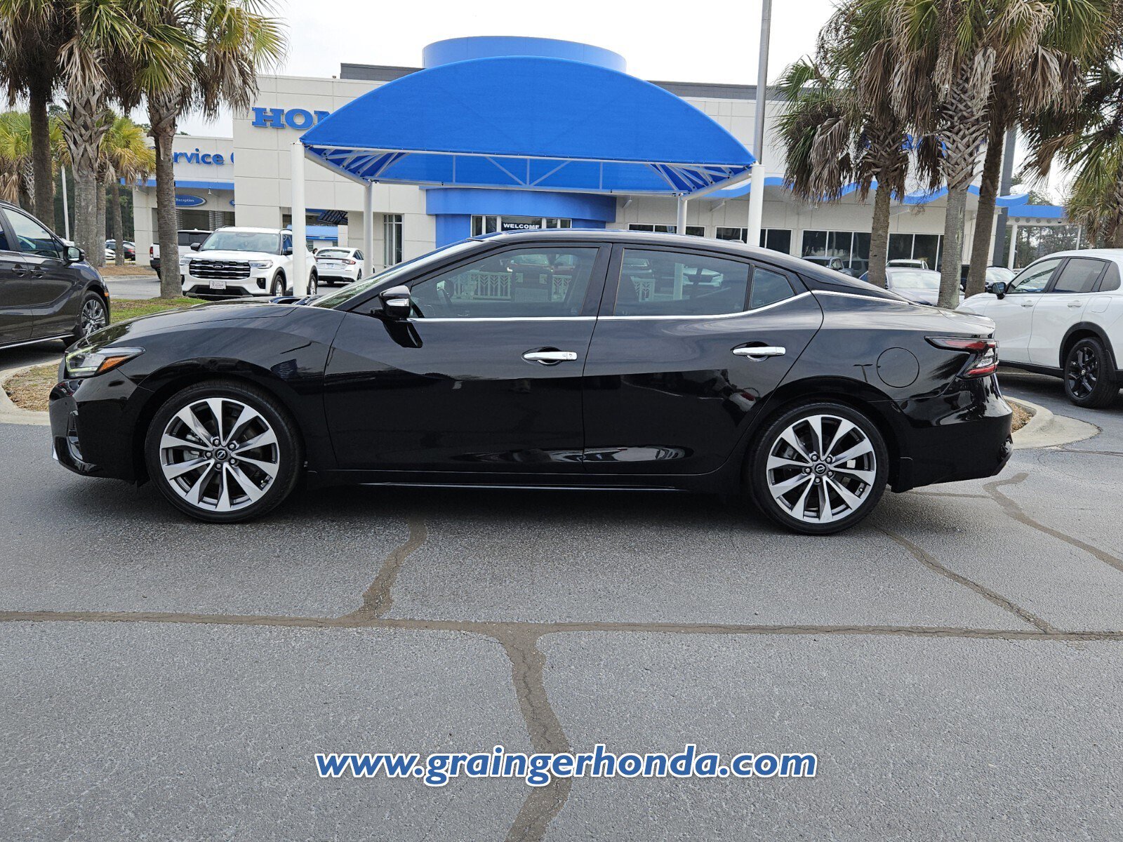Used 2023 Nissan Maxima Platinum w/ Sport Mat Group video 2