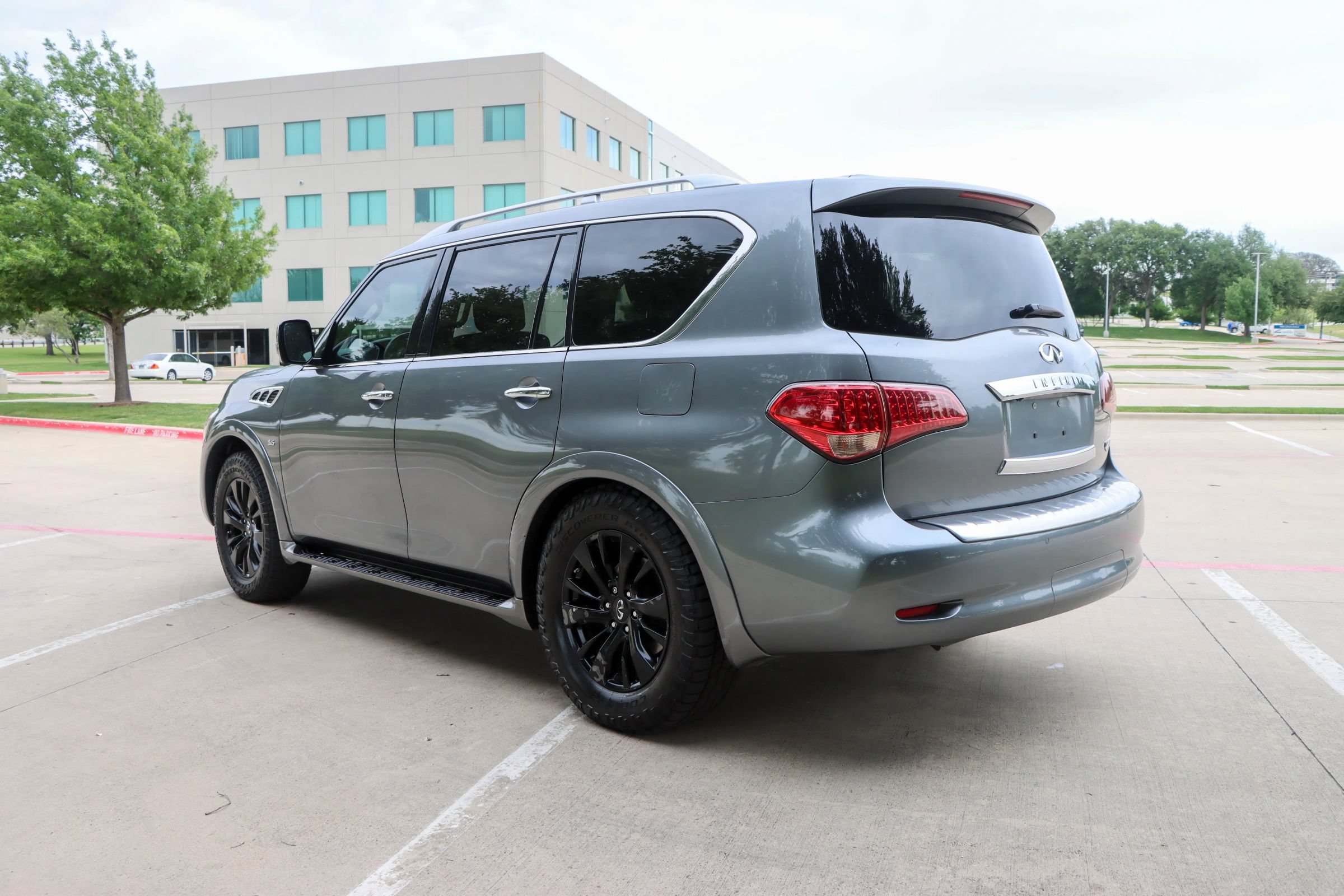 Used 2016 INFINITI QX80 2WD image 5