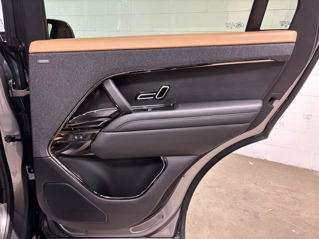 Used 2024 Land Rover Range Rover Sport Autobiography image 39