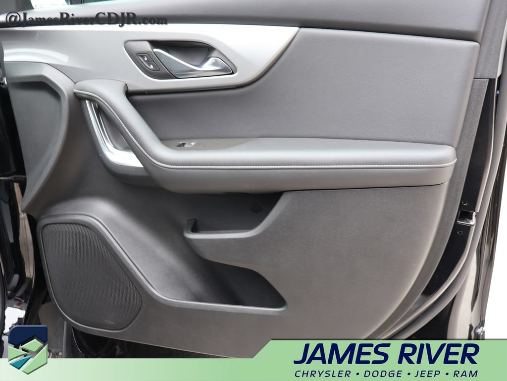 Used 2025 Chevrolet Blazer LT AWD/4WD image 8