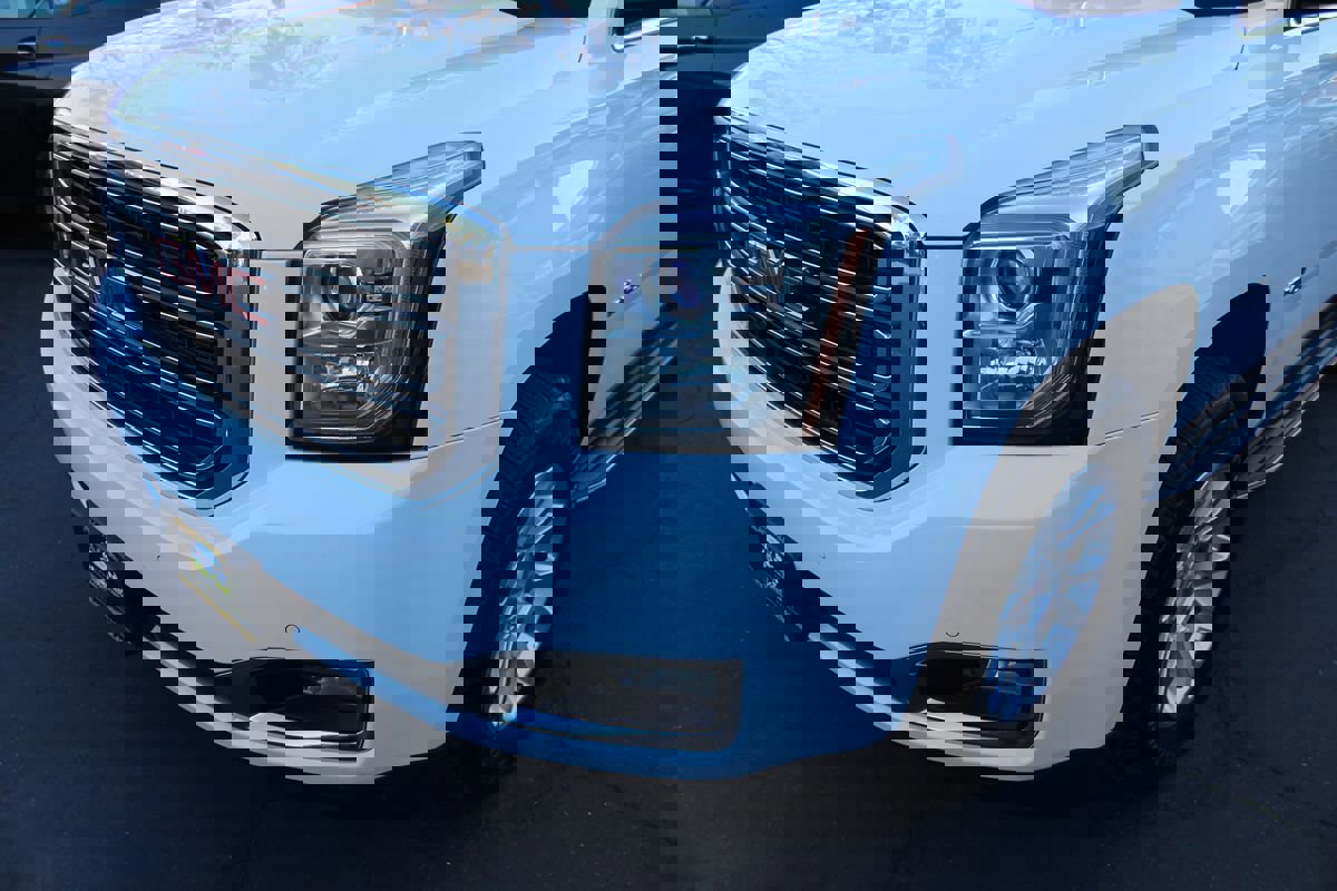 Used 2016 GMC Yukon SLE image 10