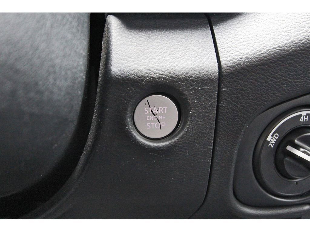 Used 2022 Nissan Frontier SV AWD/4WD image 17