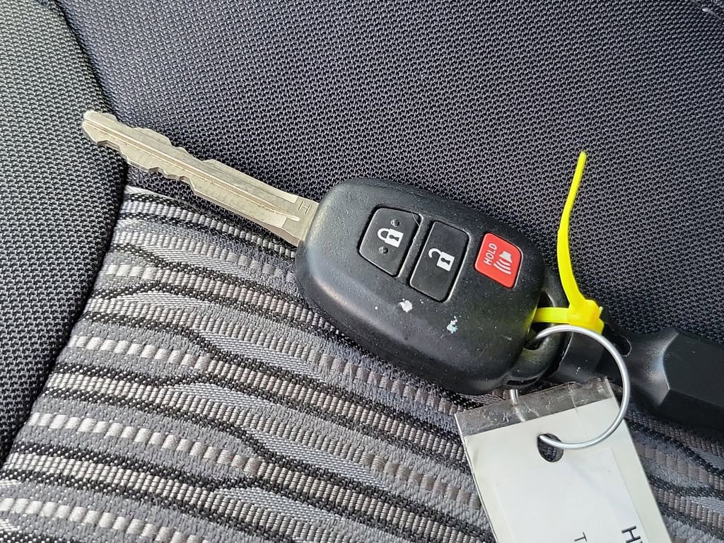 Used 2021 Toyota Tundra SR5 w/ SR5 Upgrade Package image 31