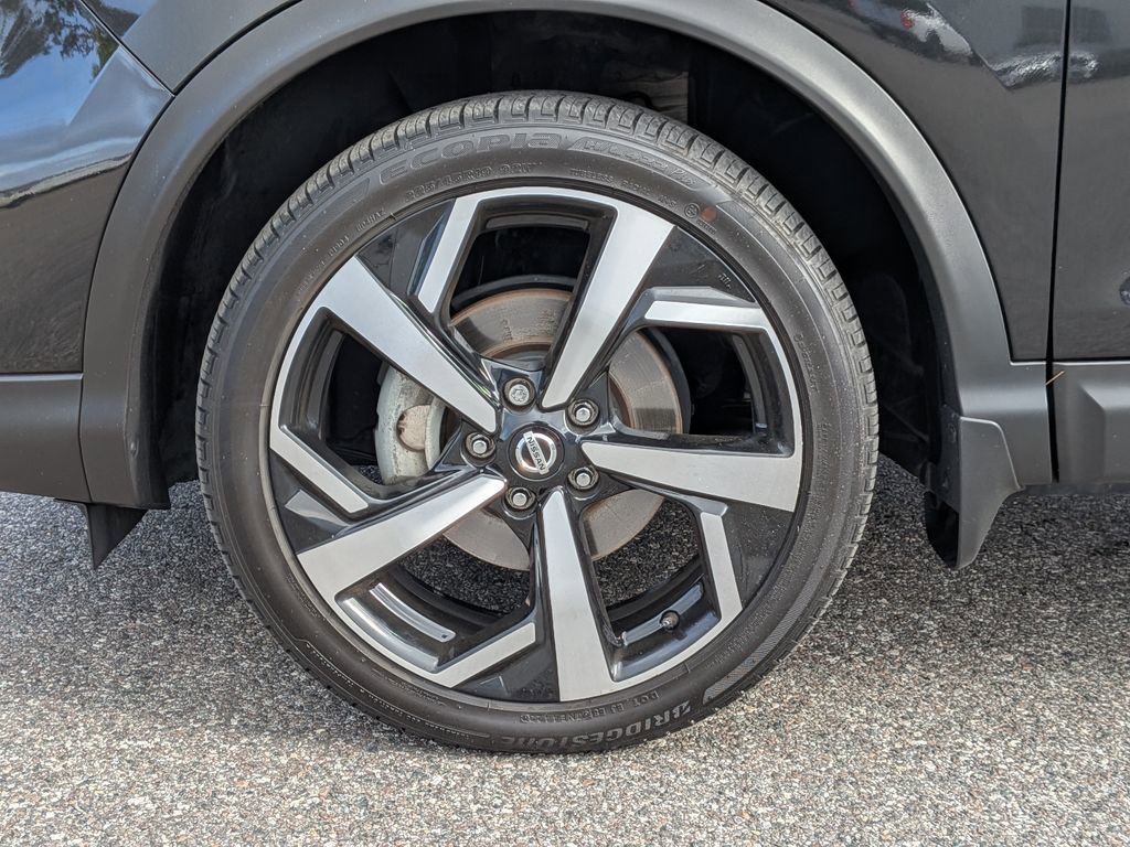 Used 2022 Nissan Rogue Sport SL w/ Premium Package image 11
