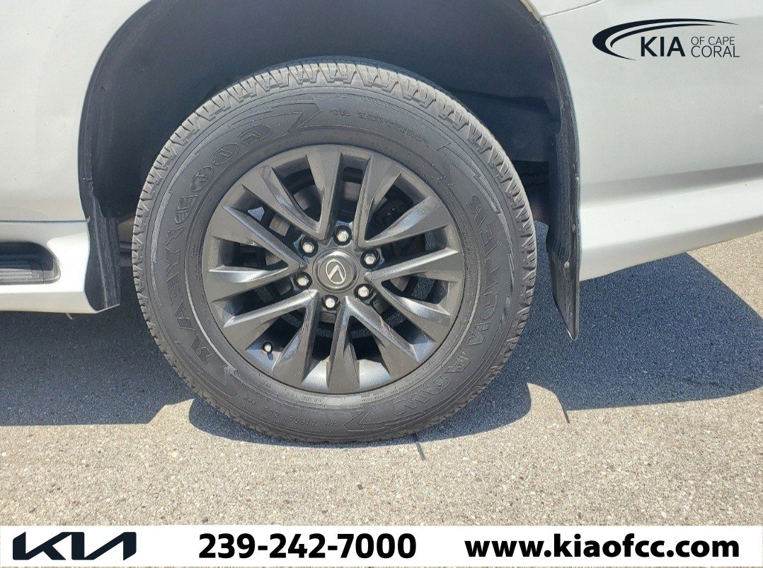 Used 2020 Lexus GX 460 Premium w/ Premium Package image 8