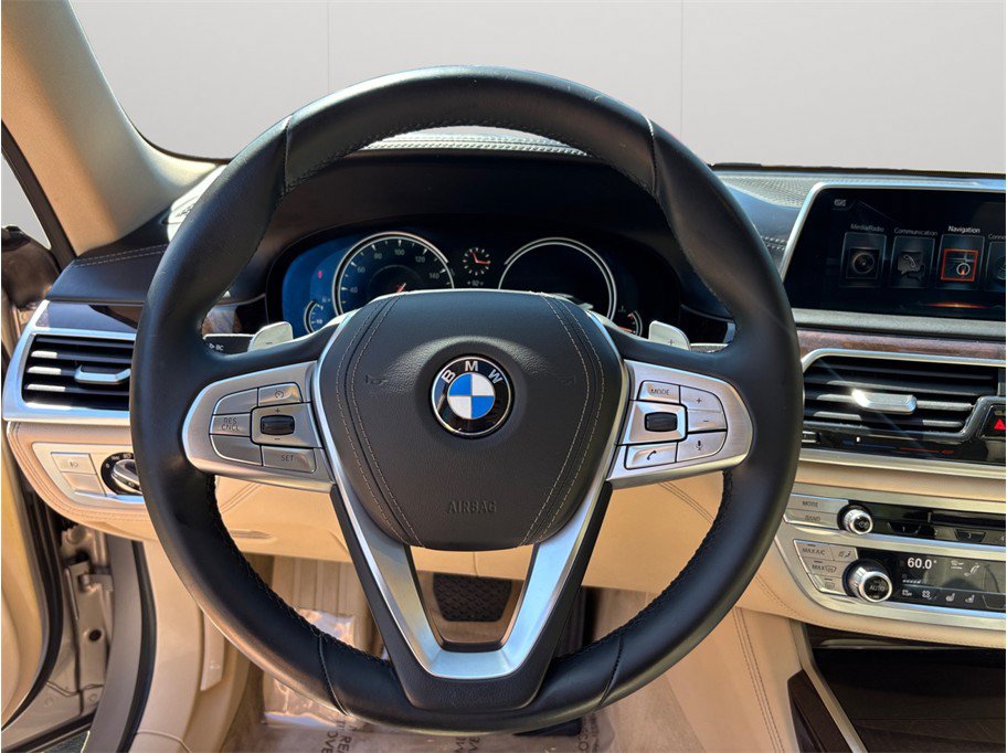 Used 2016 BMW 750i RWD image 27