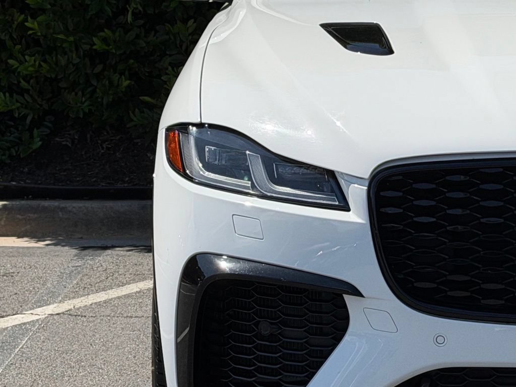Used 2022 Jaguar F-PACE SVR AWD/4WD image 4