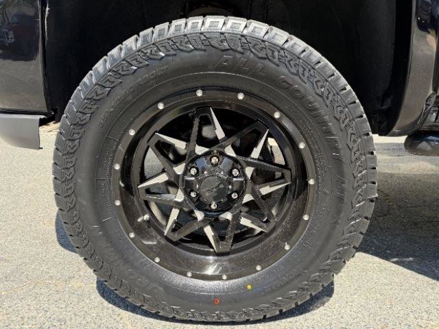 Used 2018 Chevrolet Silverado 1500 LT w/ All Star Edition AWD/4WD image 36