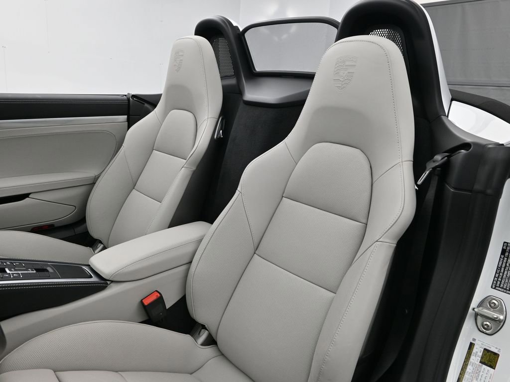 Certified 2025 Porsche 718 Boxster GTS image 5