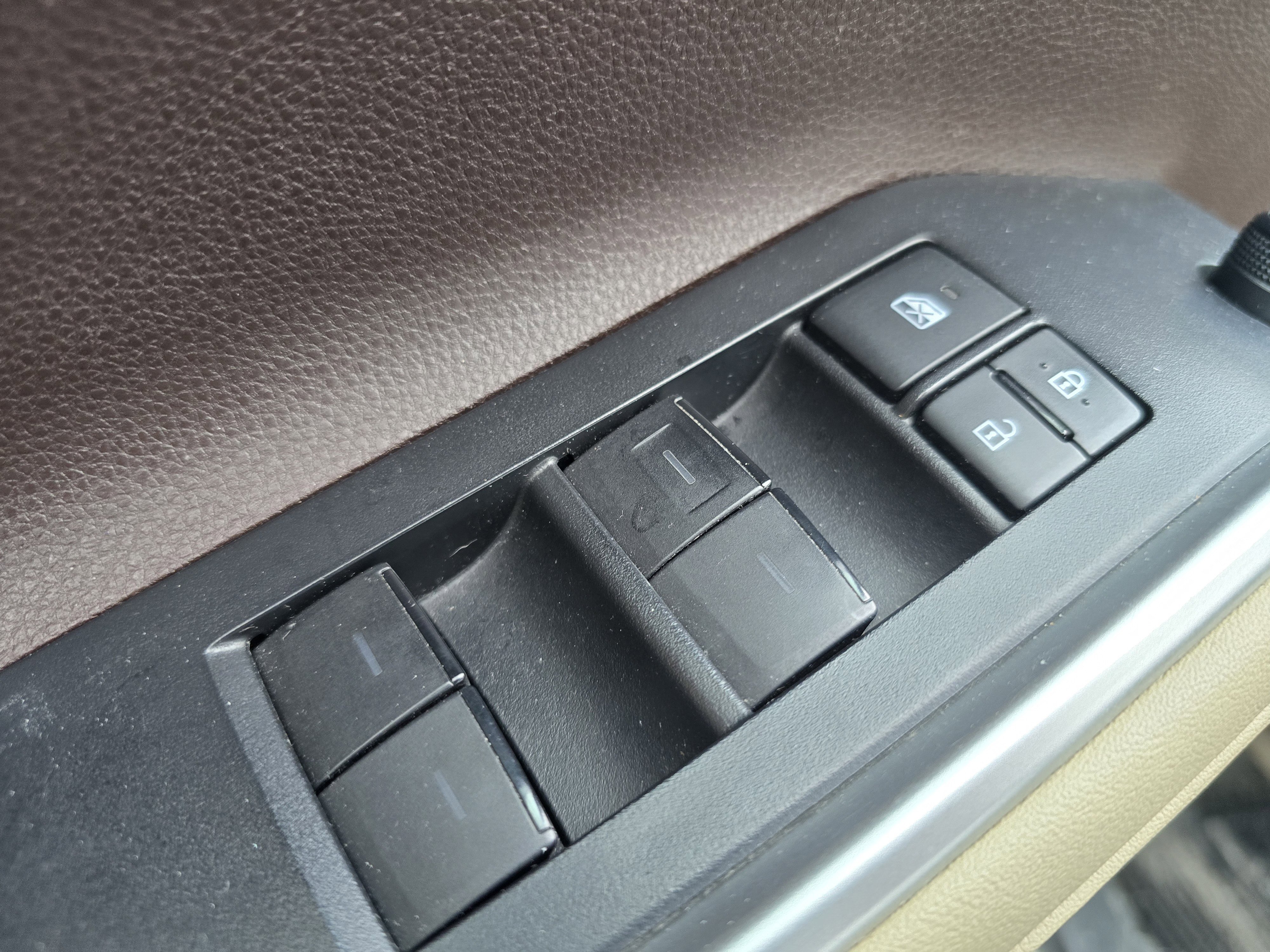 Used 2021 Toyota Highlander XLE image 17