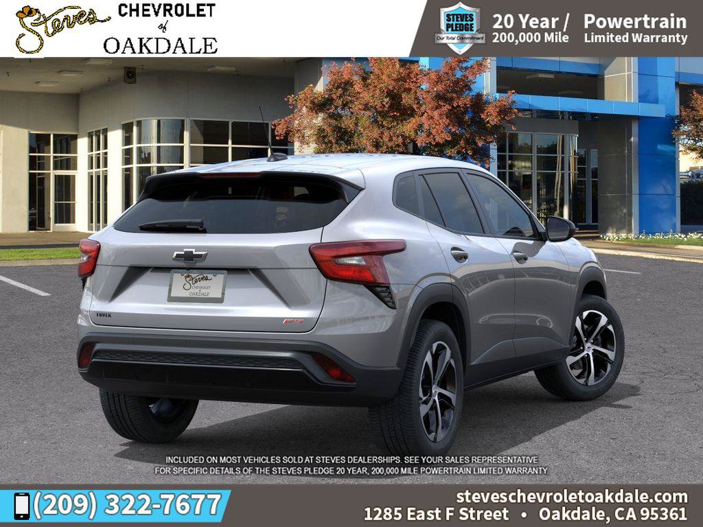 New 2026 Chevrolet Trax RS w/ Sunroof Package FWD image 4