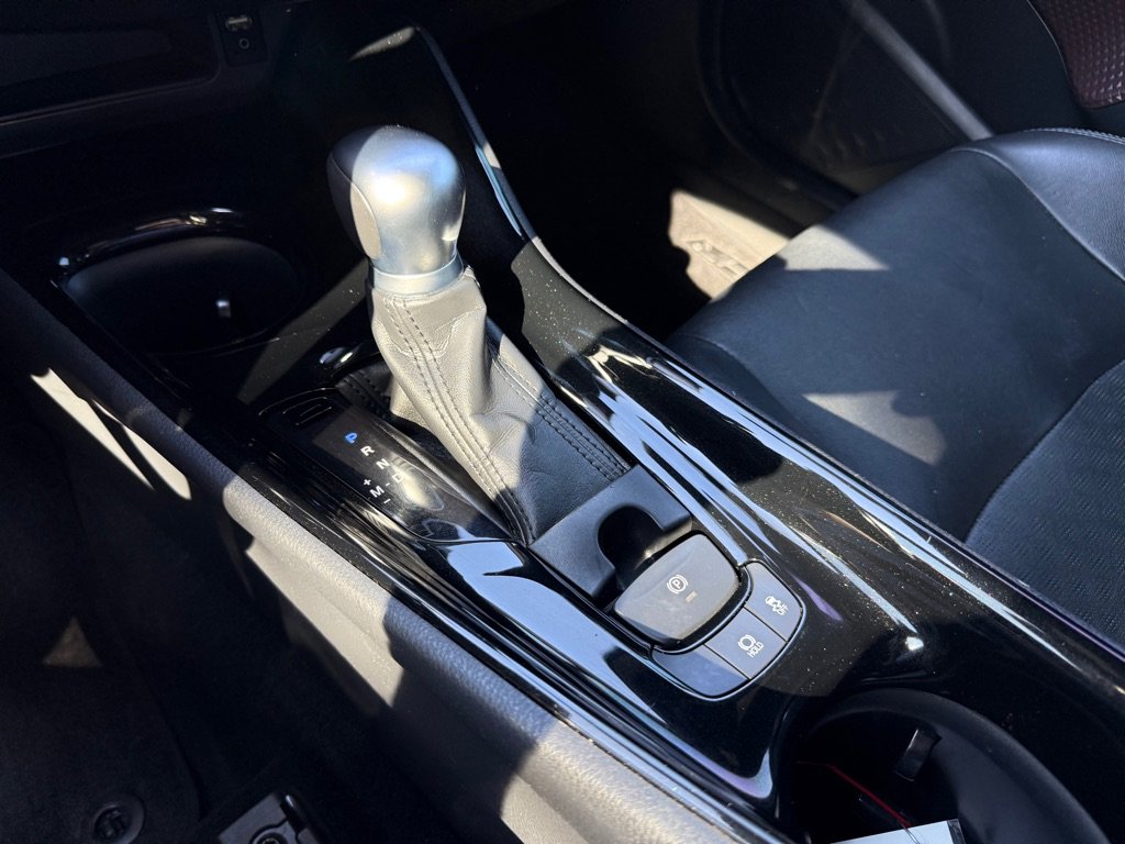 Used 2019 Toyota C-HR Limited FWD image 26