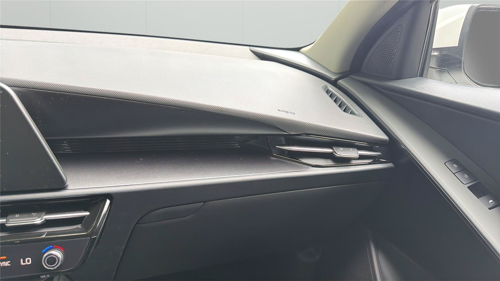 New 2026 Kia Niro LX FWD image 20