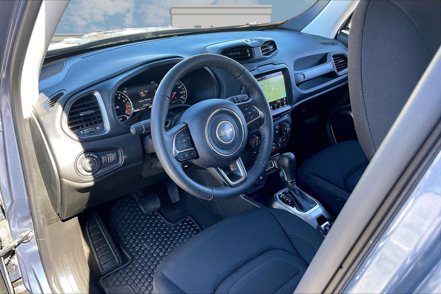 Certified 2022 Jeep Renegade Latitude w/ Convenience Group image 13