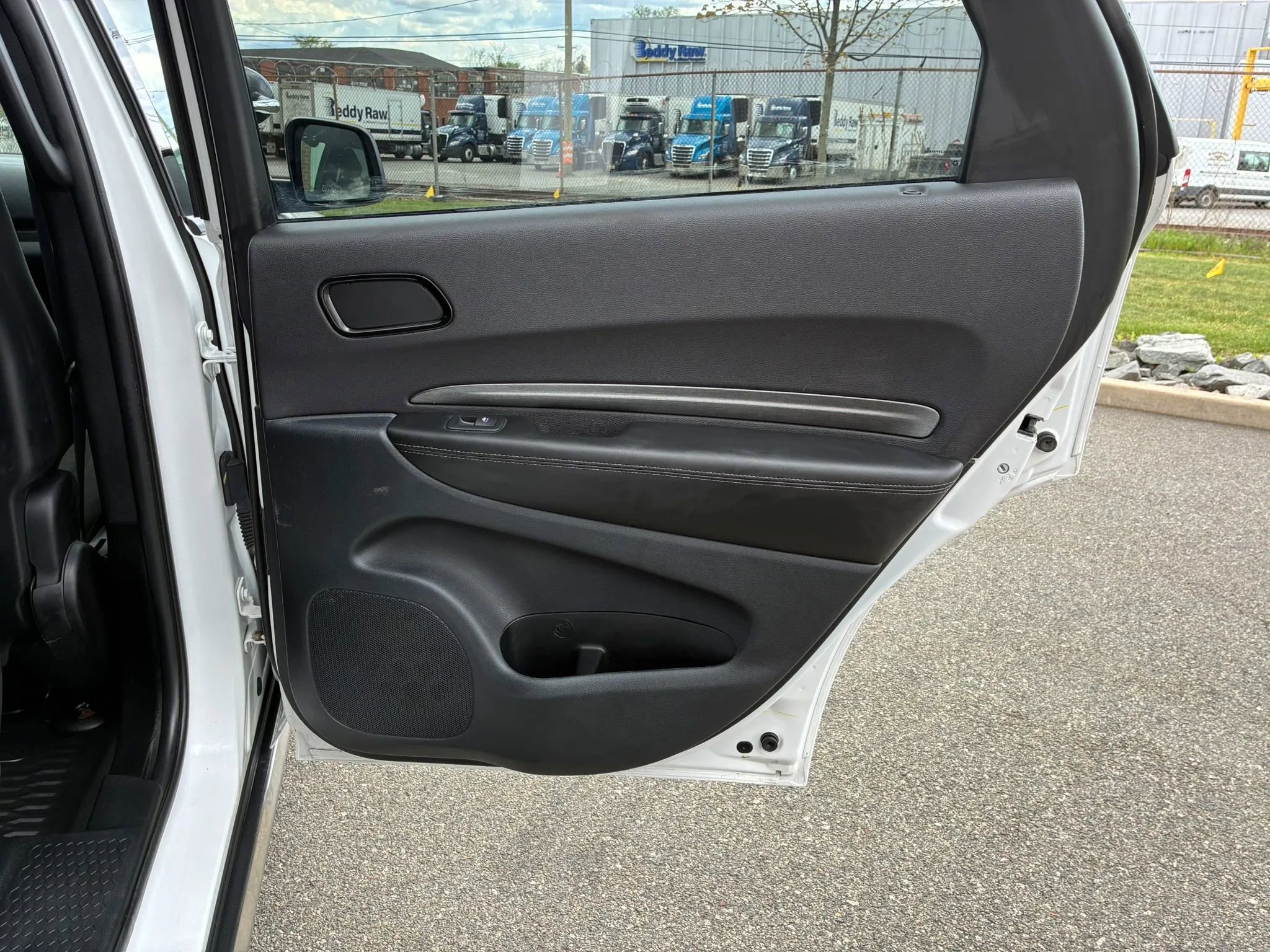 Used 2023 Dodge Durango SXT image 14