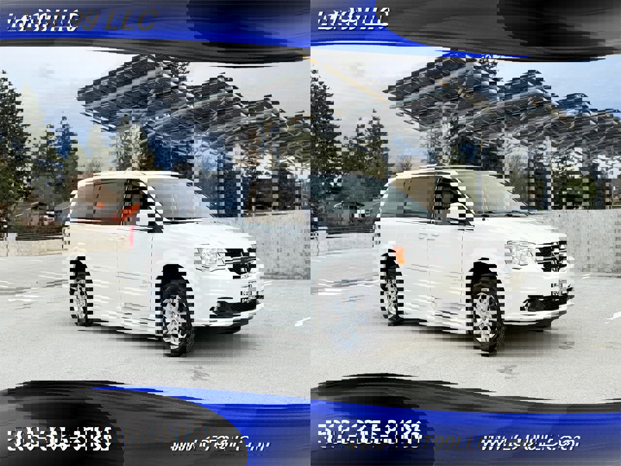 Used 2011 Dodge Grand Caravan Crew image 6