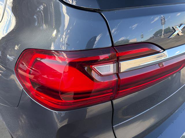 Used 2022 BMW X7 xDrive40i w/ Premium Package image 34