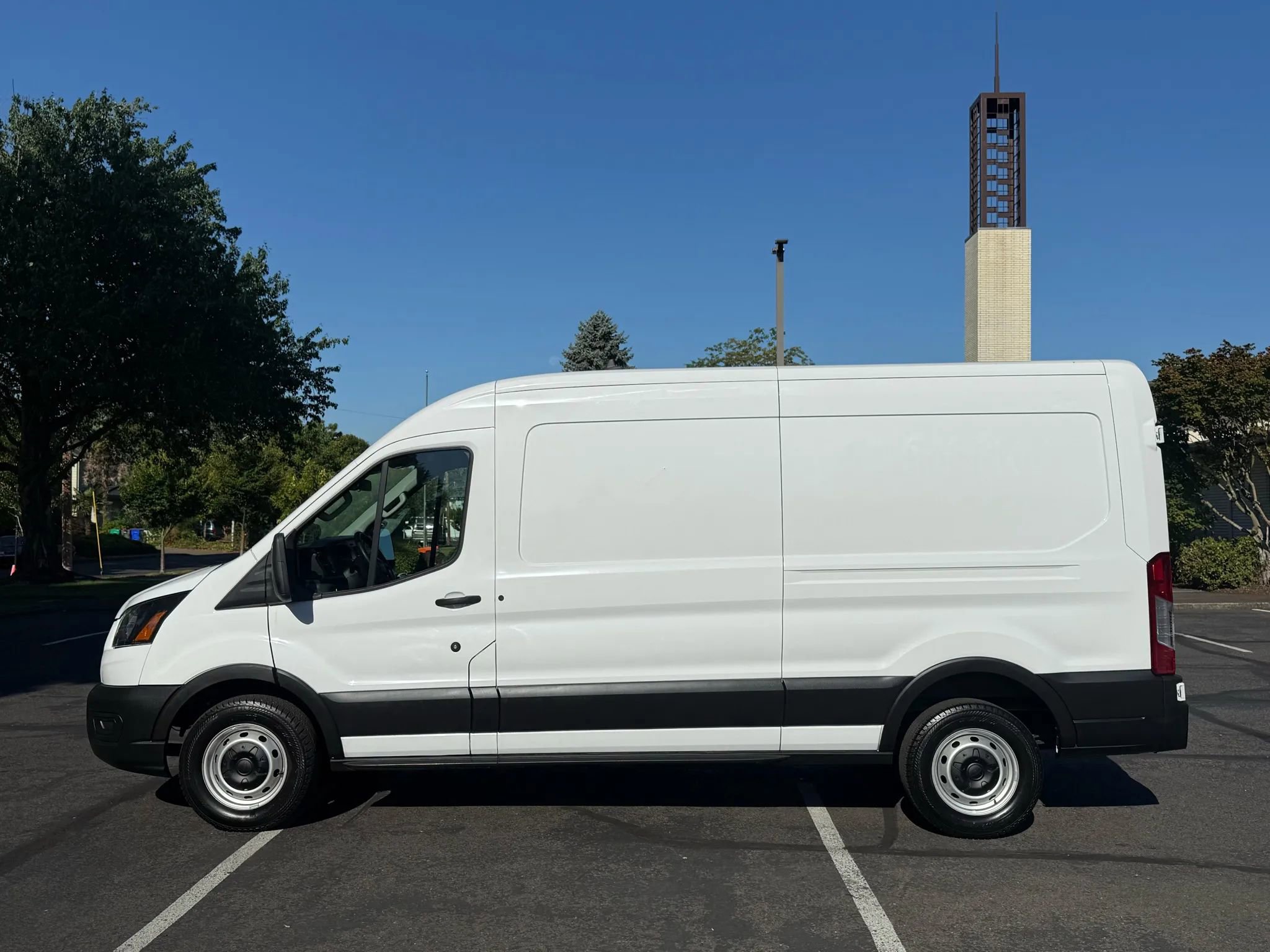 Used 2022 Ford Transit 150 Medium Roof image 2