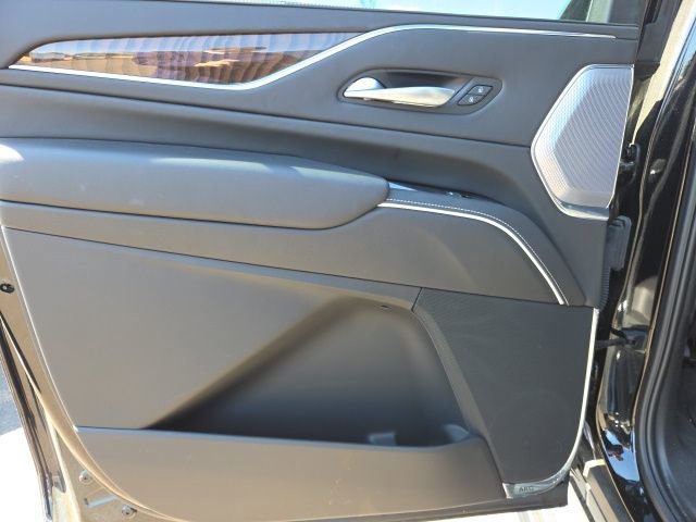 Certified 2023 Cadillac Escalade ESV Premium Luxury Platinum image 17