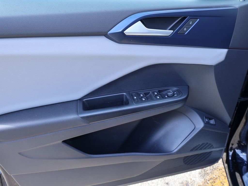 Certified 2022 Volkswagen Taos SE AWD/4WD image 13