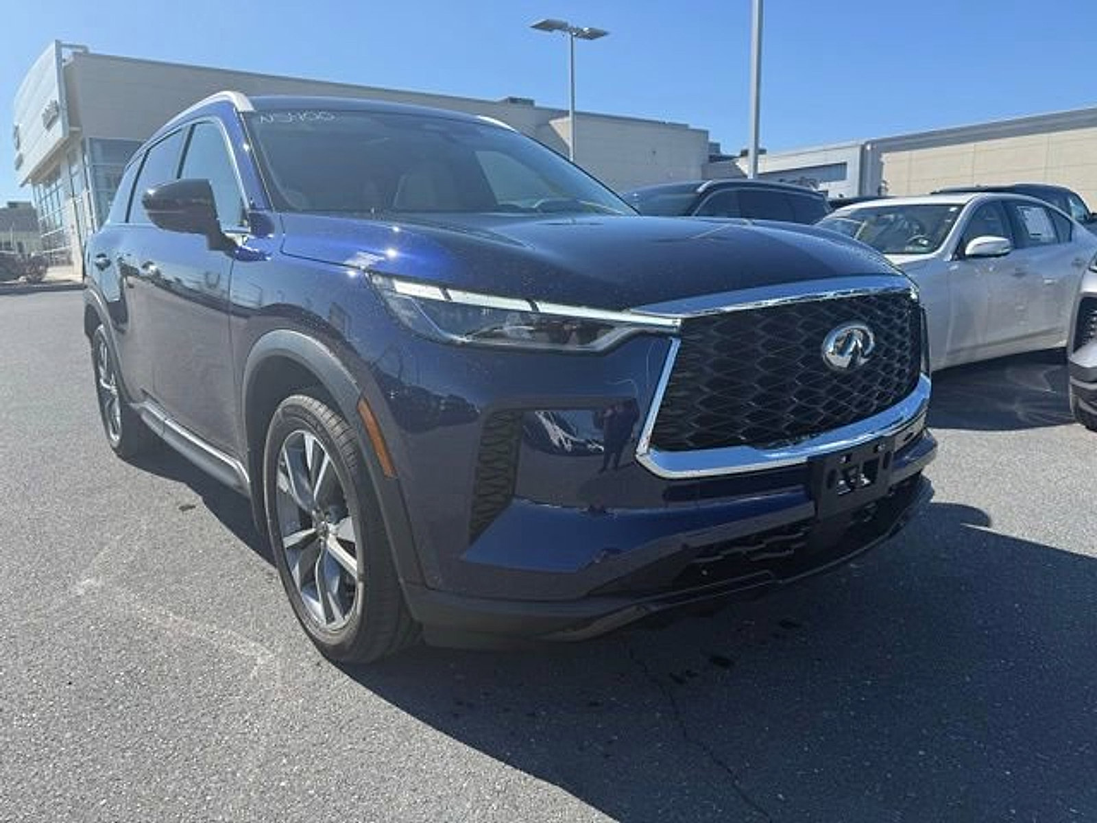 Used 2025 INFINITI QX60 Luxe w/ Lighting Package (N94) image 1