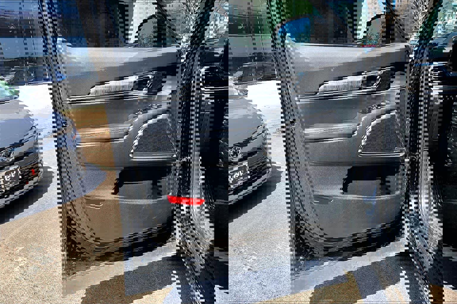 Used 2024 Kia Telluride EX w/ EX Captain's Chair Package image 21