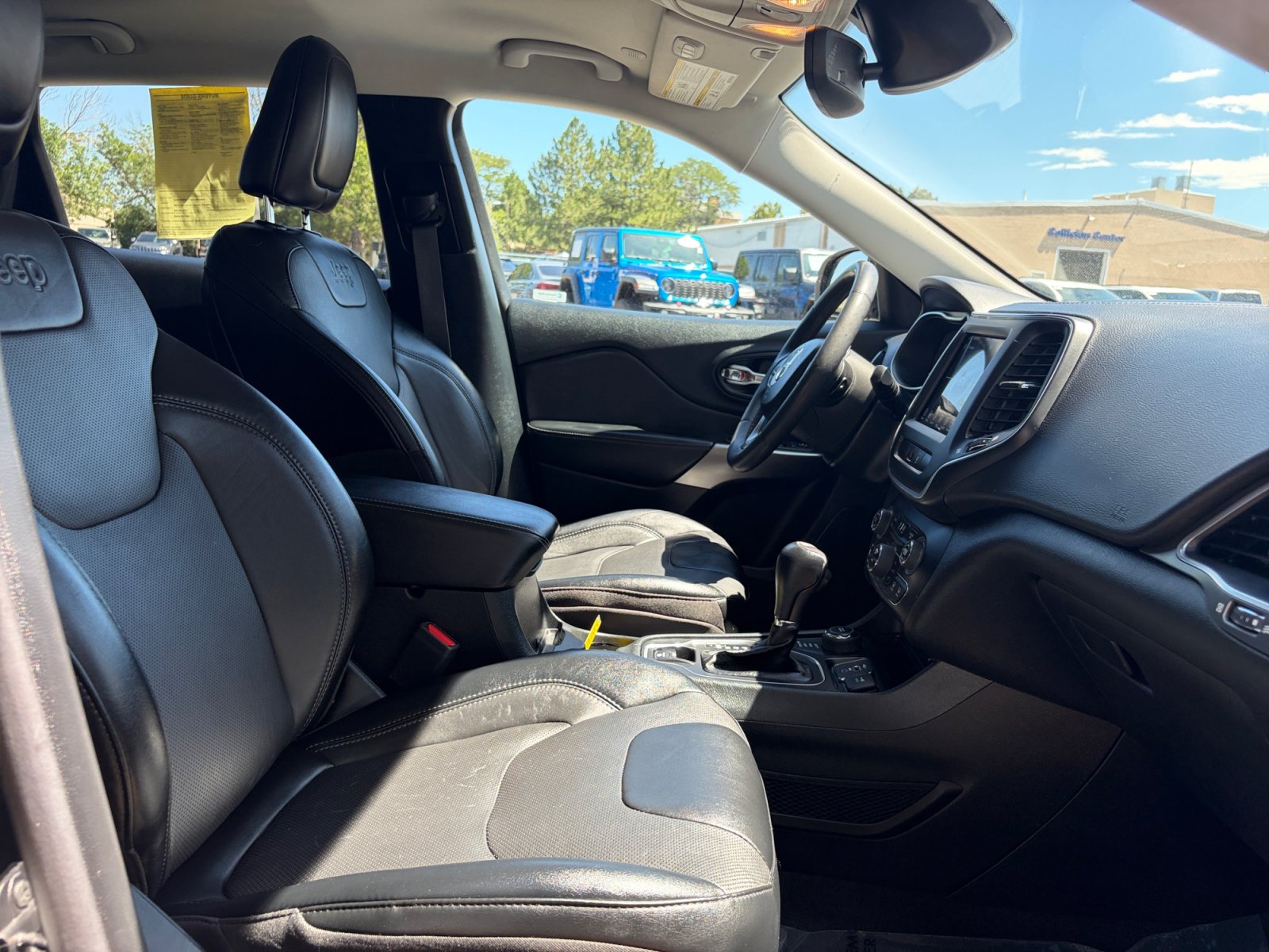 Used 2022 Jeep Cherokee Latitude Lux AWD/4WD image 31