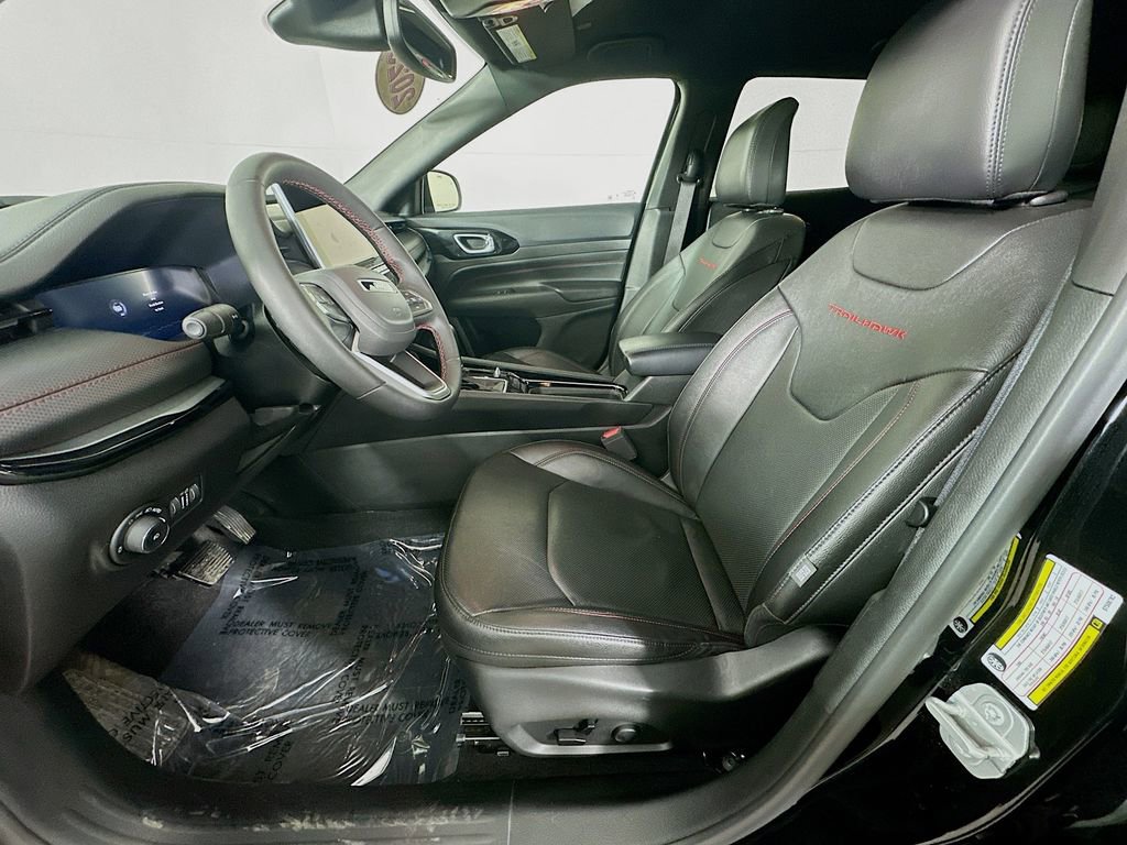 Certified 2025 Jeep Compass Trailhawk w/ Trailhawk Elite Group image 32