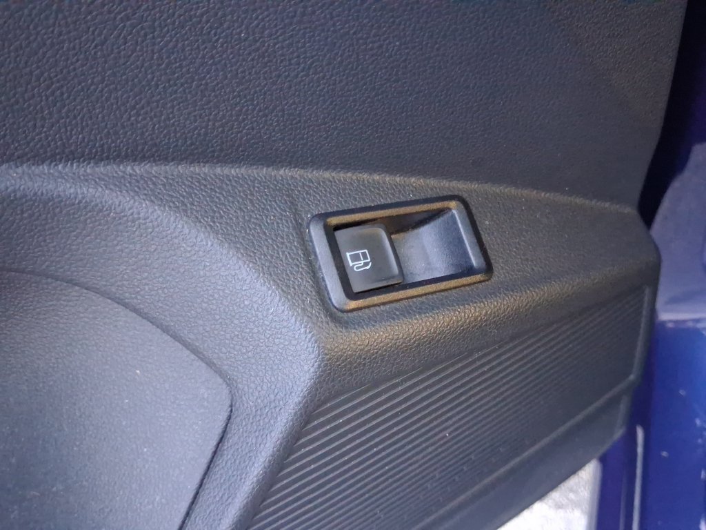 Certified 2023 Volkswagen Taos S FWD image 28