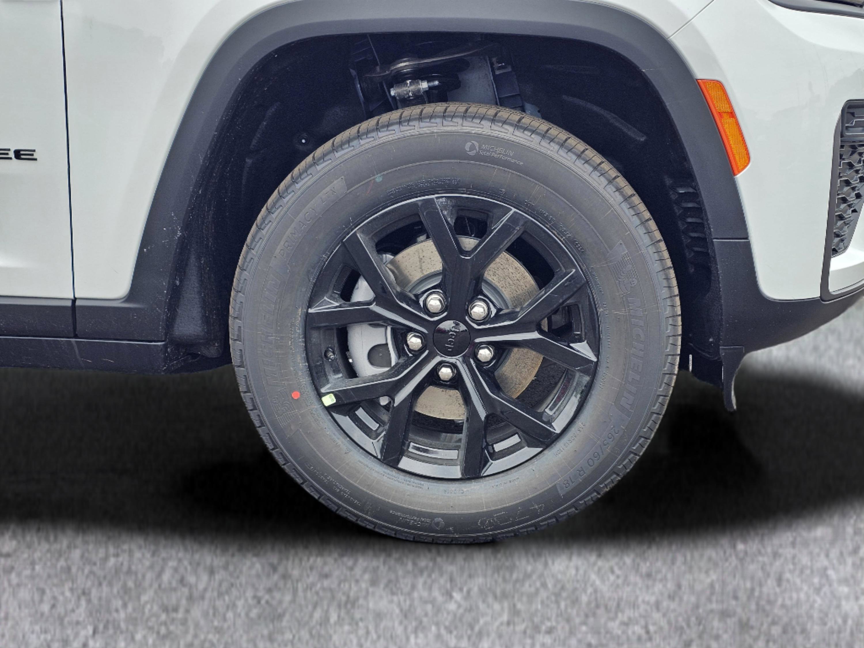 New 2026 Jeep Grand Cherokee Altitude RWD image 6