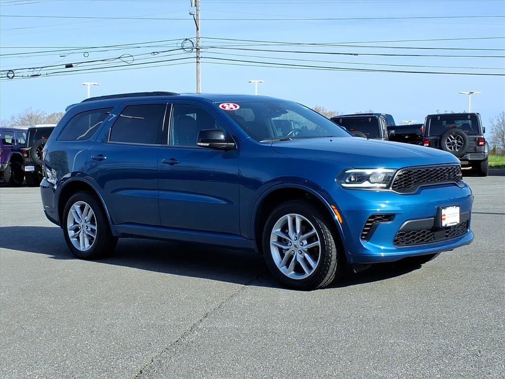 Used 2024 Dodge Durango GT image 2