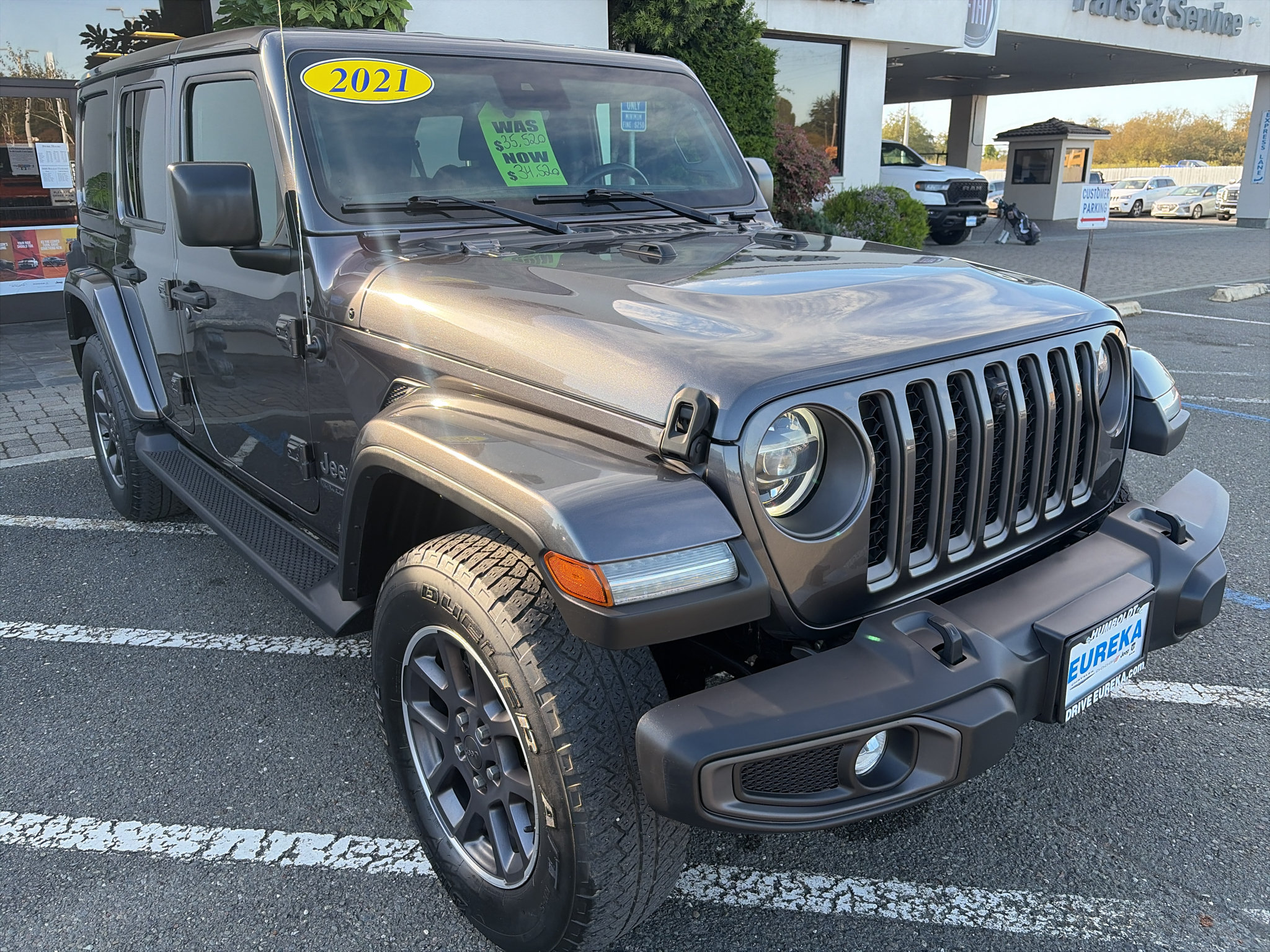Used 2021 Jeep Wrangler Unlimited Sahara AWD/4WD image 30