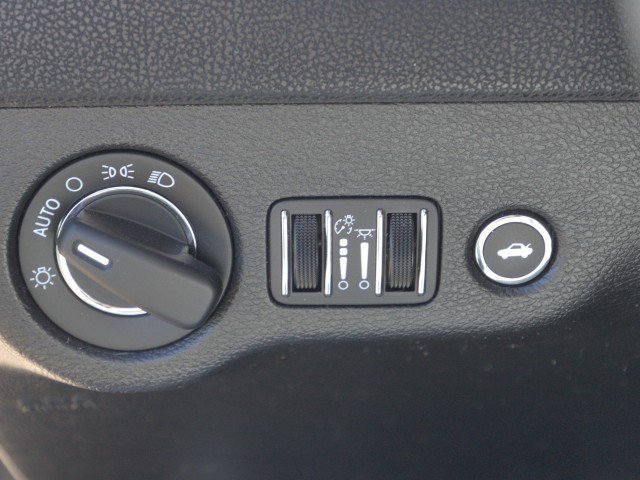 Used 2021 Chrysler 300 Touring w/ Sport Appearance Package RWD image 16