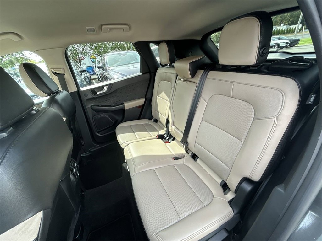 Used 2020 Ford Escape Titanium image 23