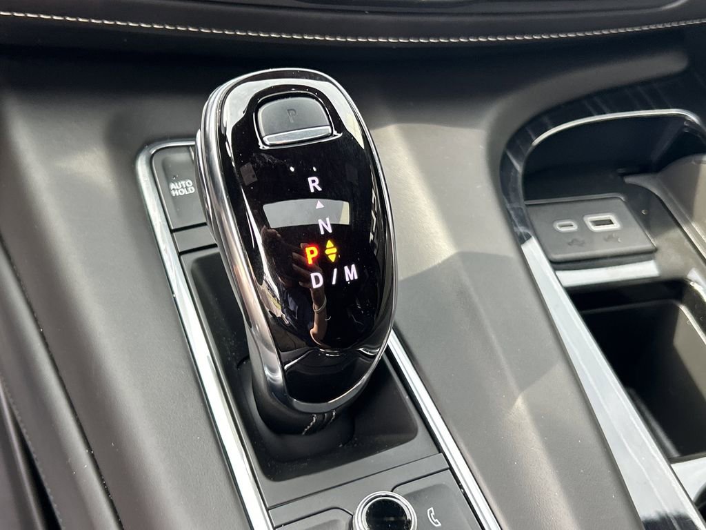 Certified 2024 Cadillac Escalade V w/ LPO, ONYX Package image 28