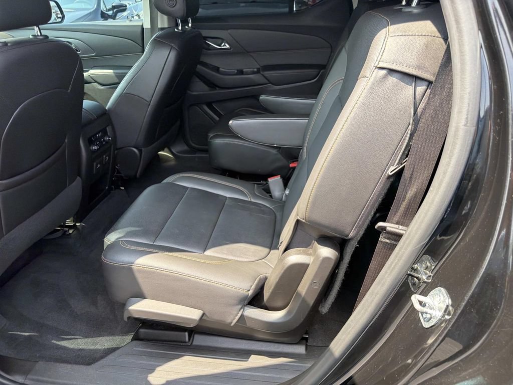 Used 2021 Chevrolet Traverse Premier w/ Redline Edition FWD image 15
