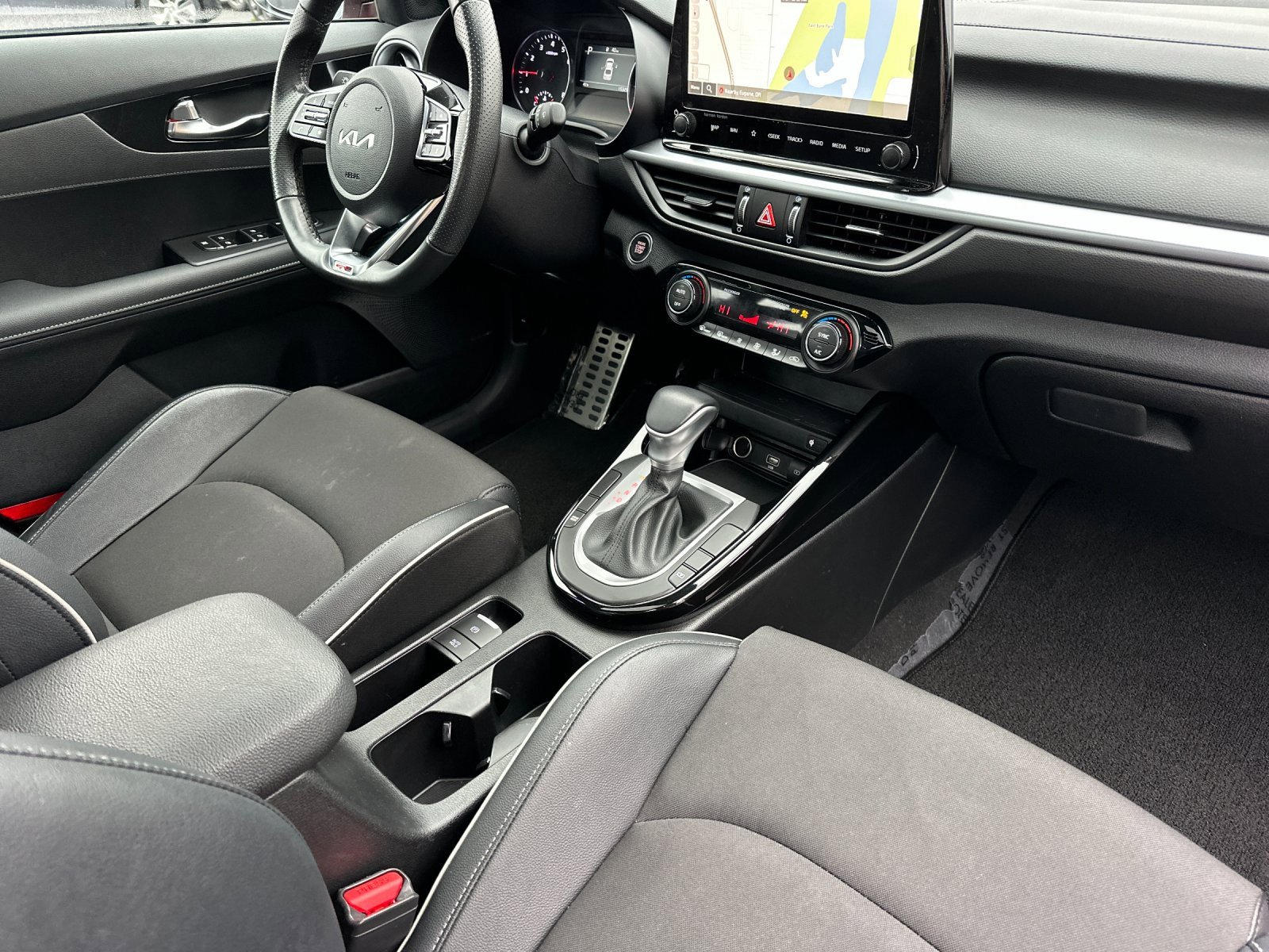 Used 2024 Kia Forte GT-Line w/ GT-Line Premium Package image 15