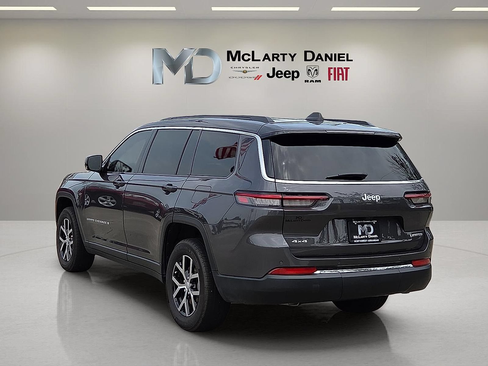 Used 2025 Jeep Grand Cherokee L Limited w/ Trailer Tow Package AWD/4WD image 4