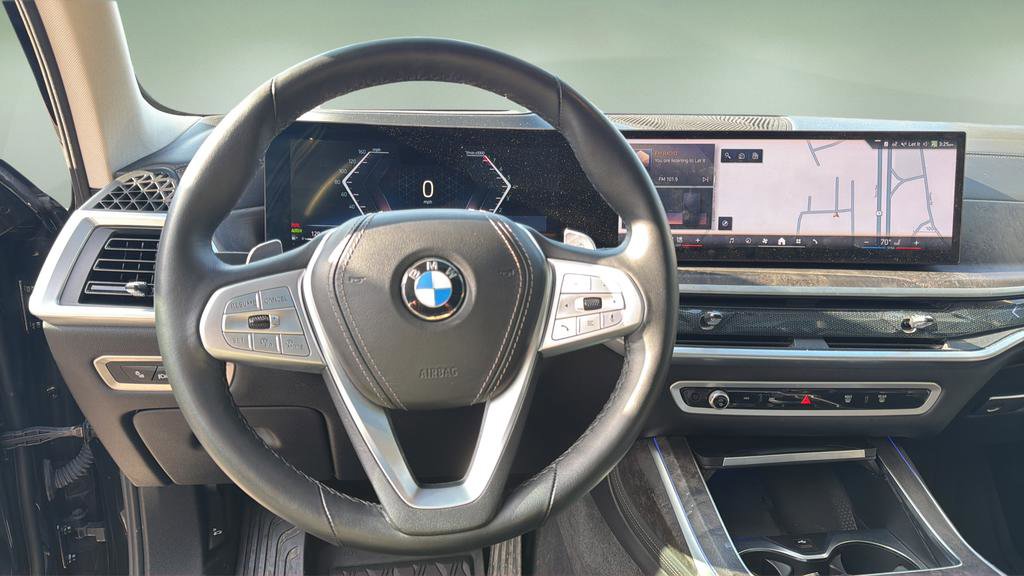 Used 2024 BMW X7 xDrive40i w/ Climate Comfort Package image 21