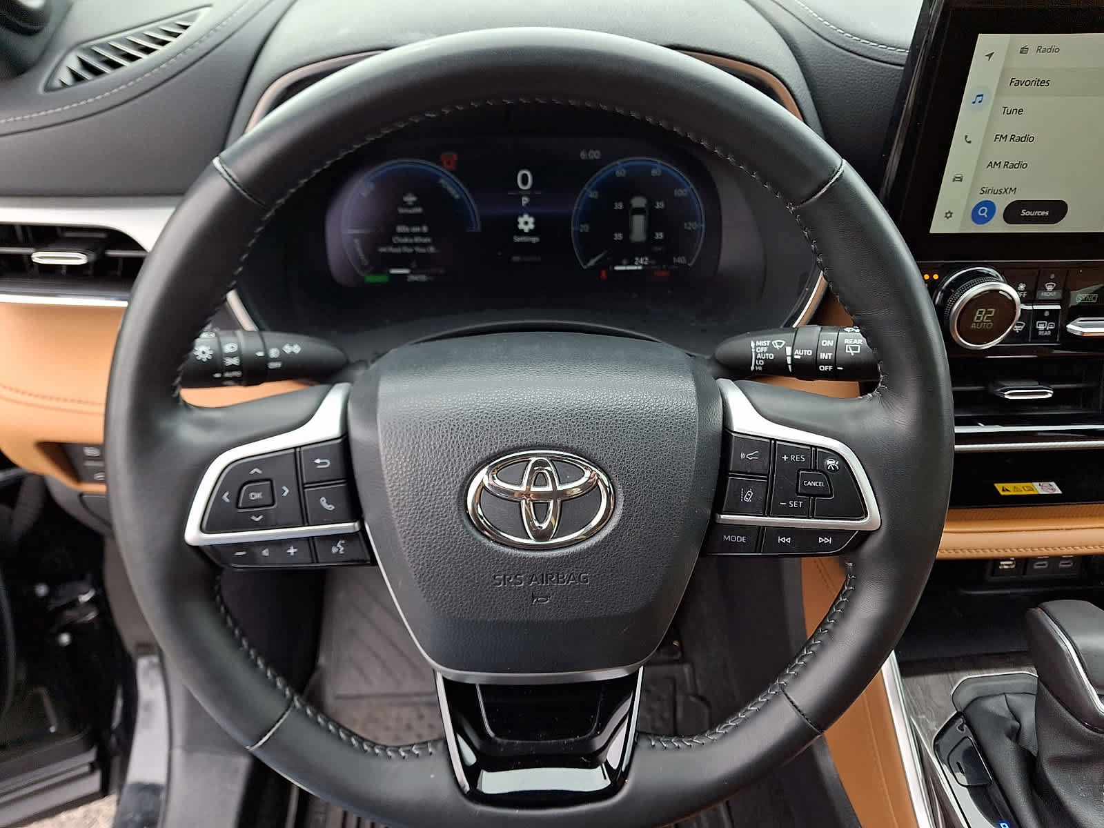 Used 2024 Toyota Highlander Platinum image 21