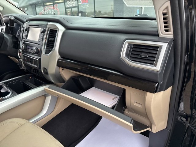 Used 2017 Nissan Titan SV image 41