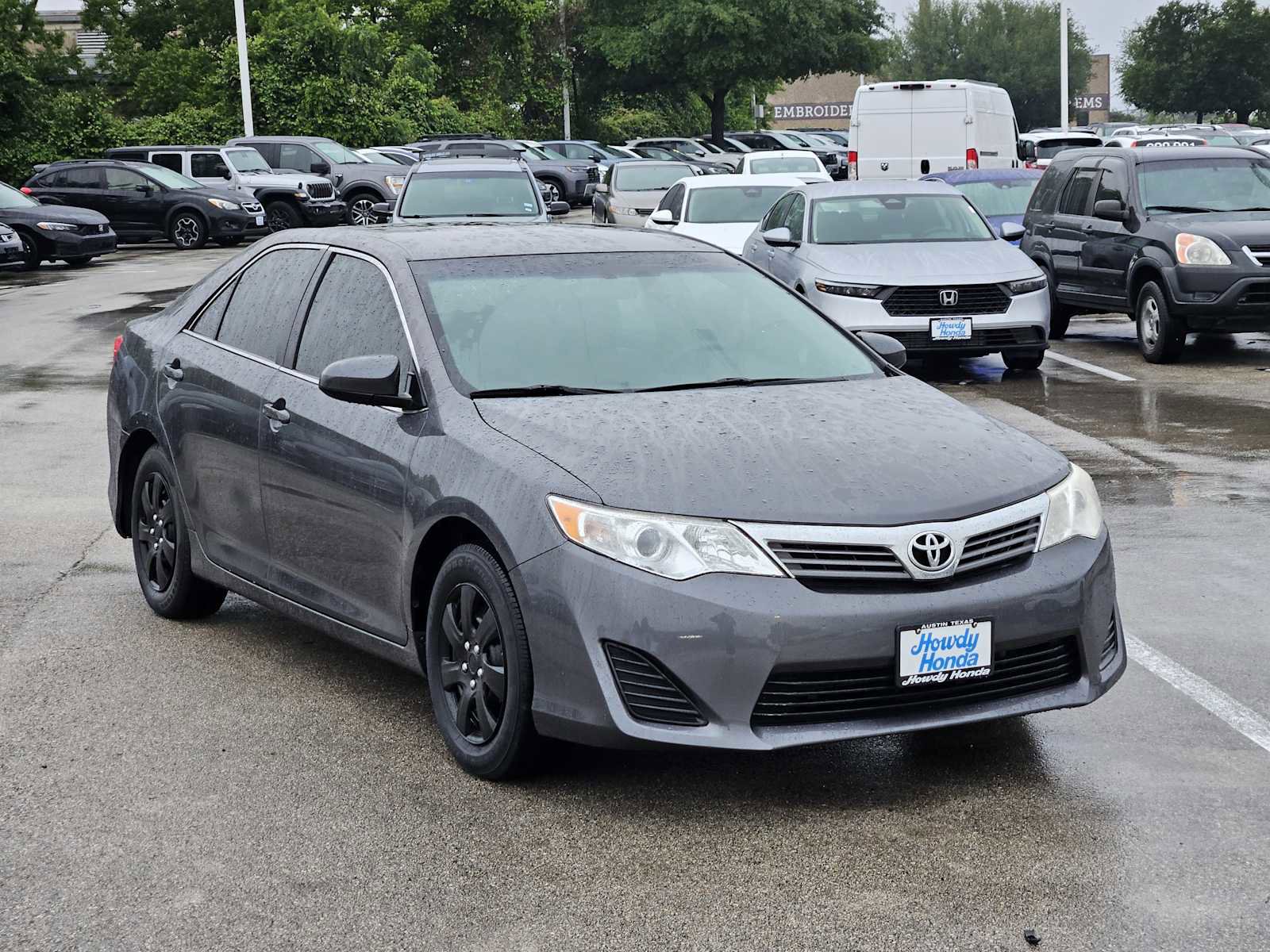 Used 2014 Toyota Camry L FWD image 3