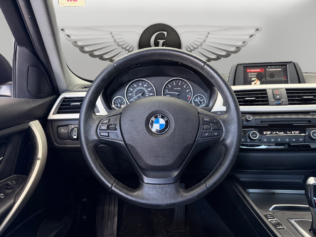 Used 2018 BMW 320i xDrive Sedan AWD/4WD image 12