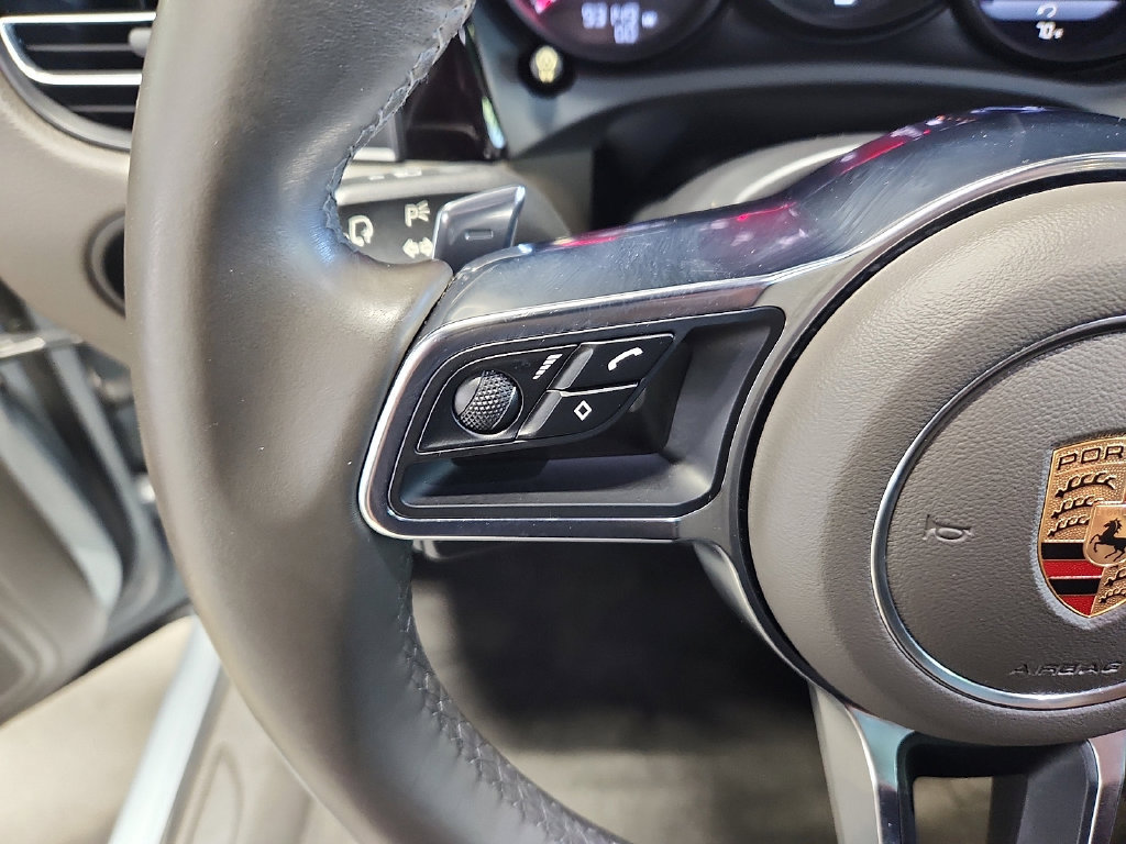 Used 2019 Porsche Macan AWD/4WD image 21