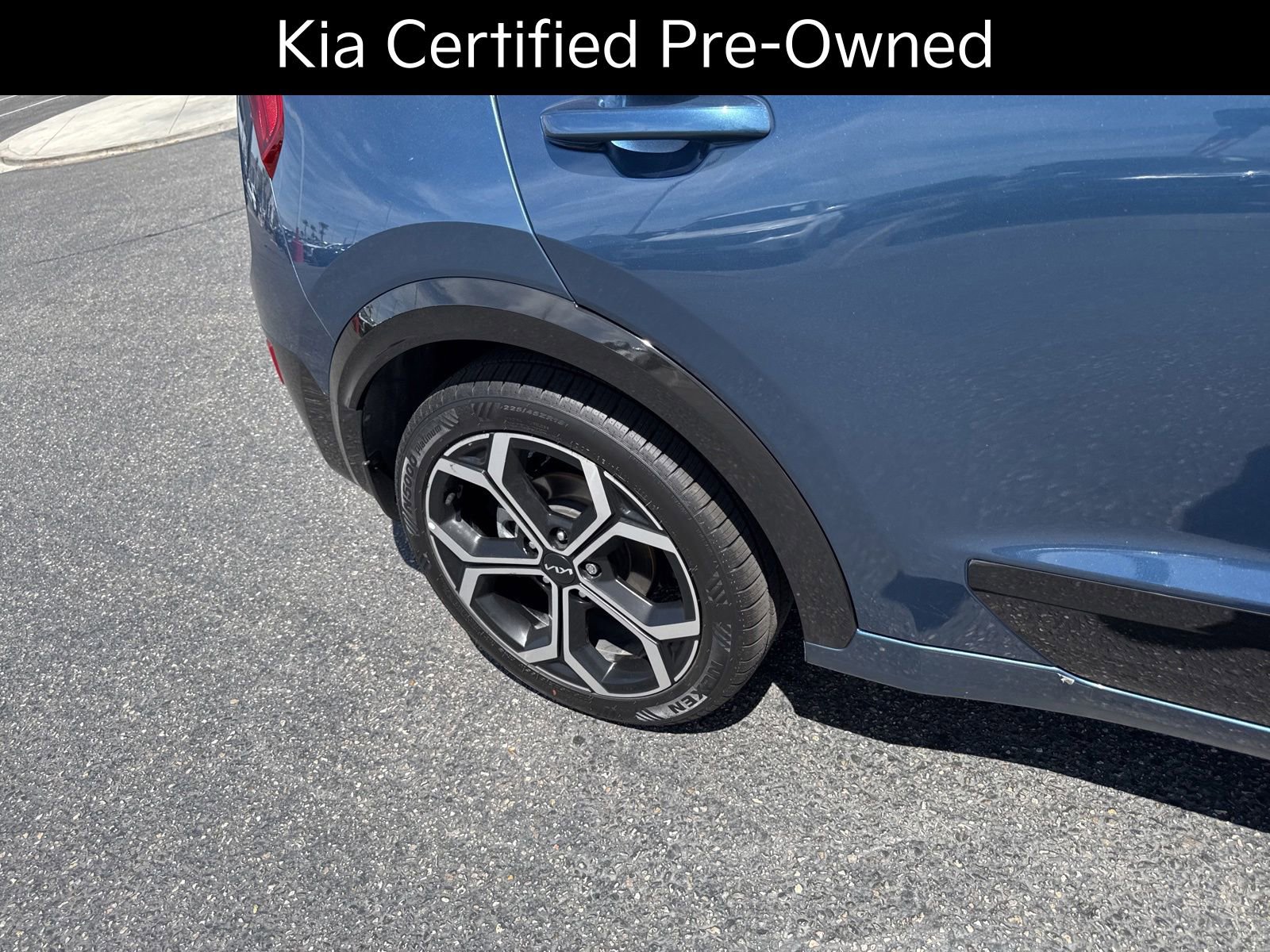 Certified 2023 Kia Niro EX Touring FWD image 23