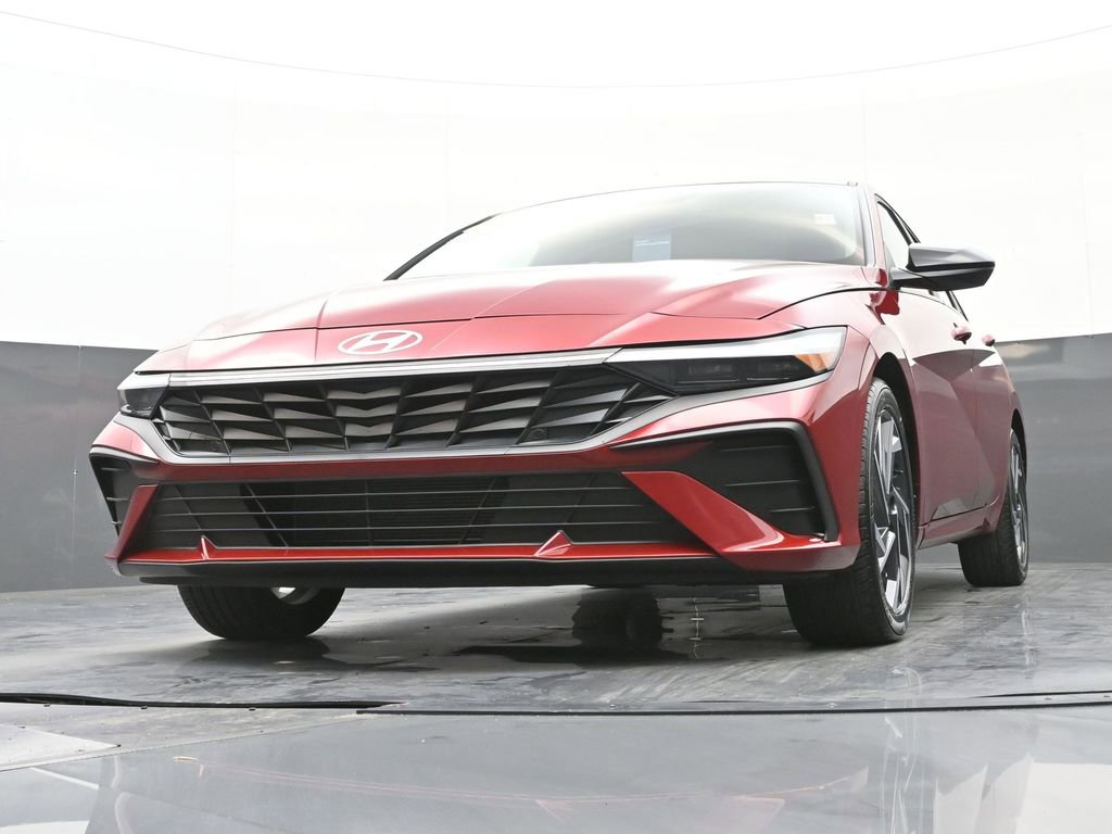 Certified 2025 Hyundai Elantra Sport image 44
