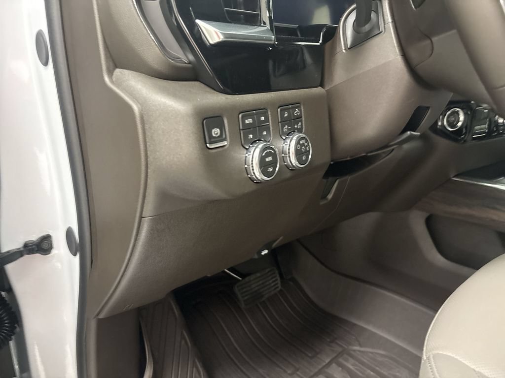 New 2026 GMC Sierra 3500 SLT w/ SLT Convenience Package AWD/4WD image 18